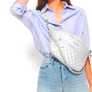 🌷NWT Large Oyster Metalic silver Crossbody Sling Bag
